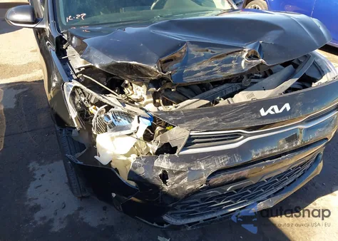 2022 Kia Rio S из США, поврежденный, VIN 3KPA24AD0NE477646